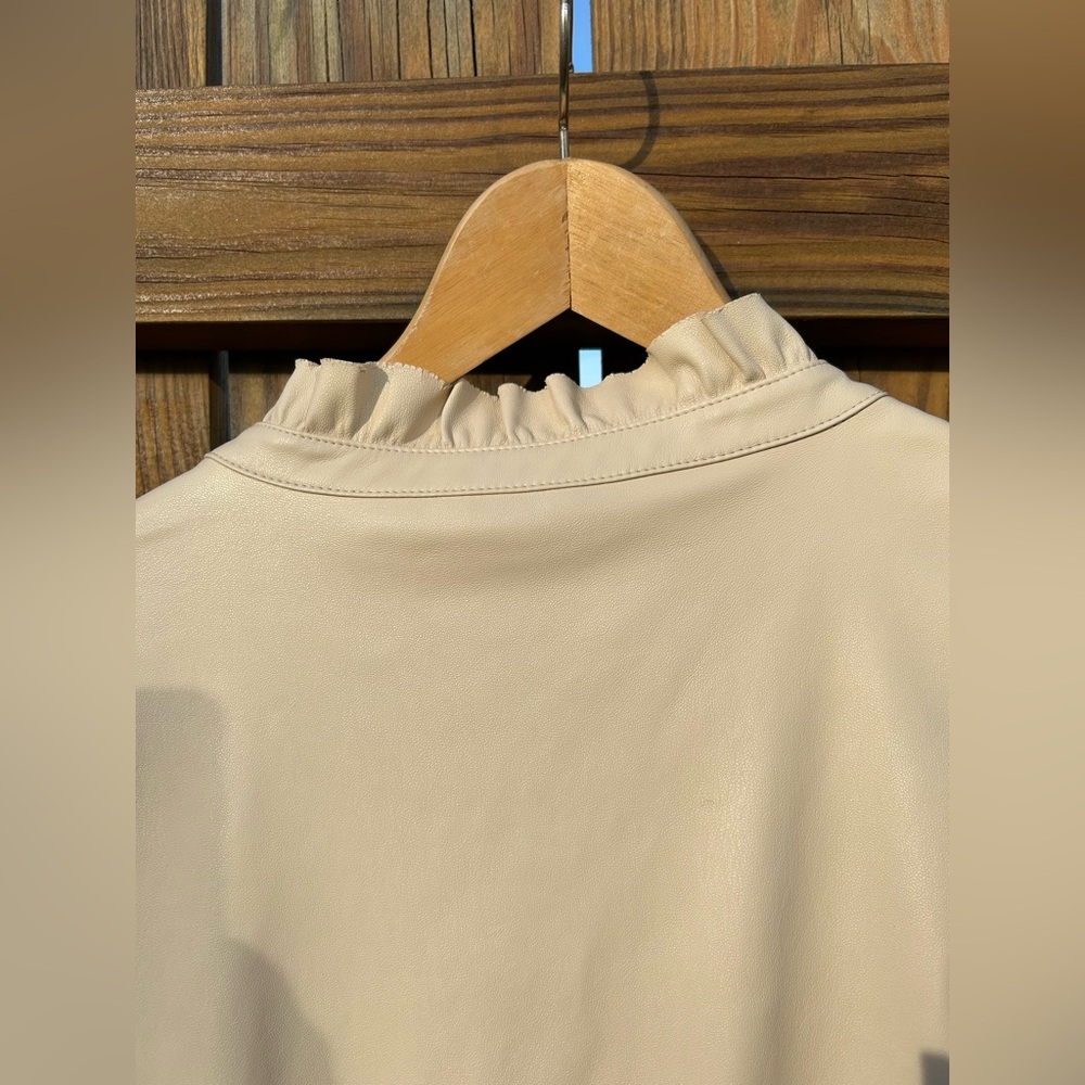 Cato Dress Cream Tiered Vegan Leather Ruffle Trim Sz. 18/20 - Picture 10 of 11